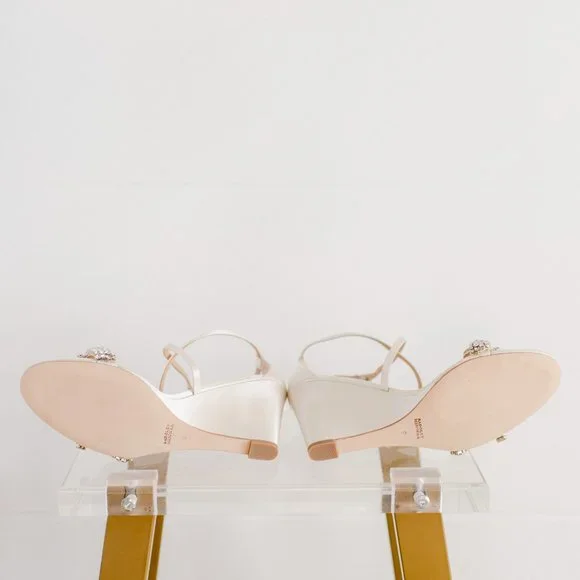 Badgley Mischka Zabrina 9 Women's Strappy Wedge Ivory New - Picture 6 of 14